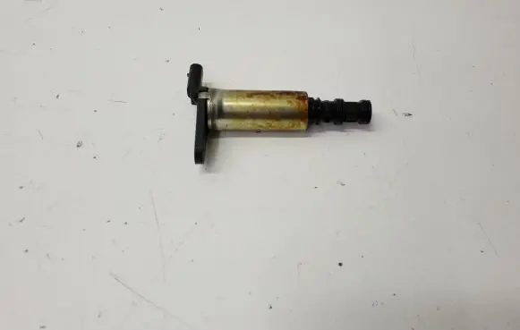 Dodge Durango III Camshaft vanos timing valve 05047897AC