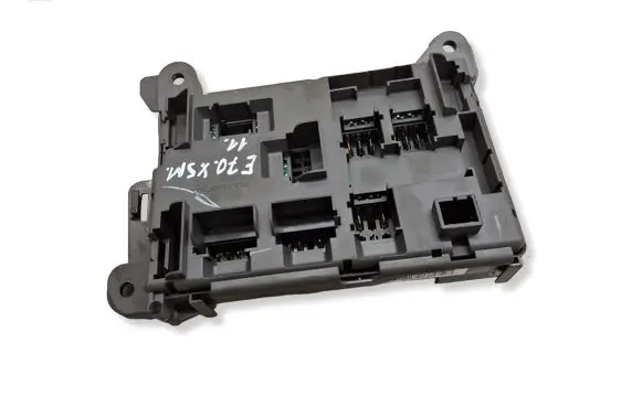 BMW X5M E70 Fuse module 693168704