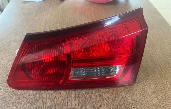 Lexus IS 220D-250-350 Tailgate rear/tail lights