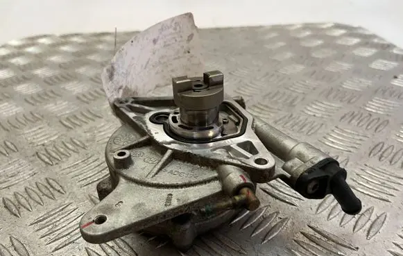 KIA Sportage Vacuum pump 288102F600