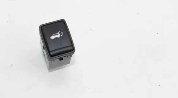Nissan X-Trail T32 Tailgate/boot open switch button 