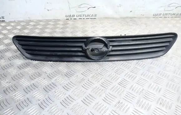 Opel Astra G Front bumper upper radiator grill 90588120