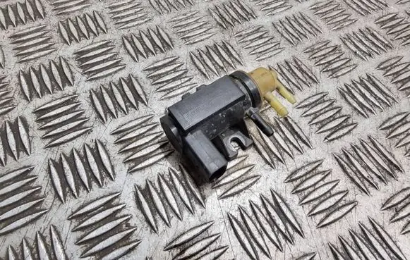 Volkswagen PASSAT B6 Turbo solenoid valve 1K0906627A 07T318 70086800