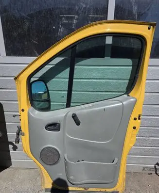 Opel Vivaro Front door