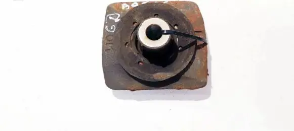 Mercedes-Benz C W204 Engine mount bracket