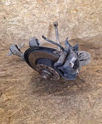 Rear wheel hub spindle/knuckle