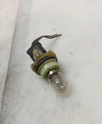 Mercedes-Benz W123 Headlight/headlamp bulb 21W132 9622