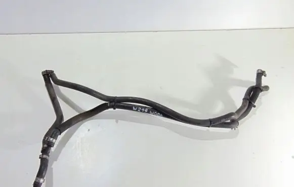 Mercedes-Benz CLS C219 Engine coolant pipe/hose