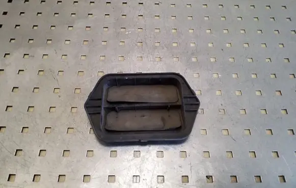 Mazda 5 Quarter panel pressure vent C14551921