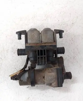 BMW 5 E39 Coolant heater control valve 8374994
