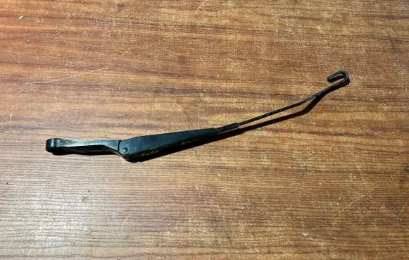 Volkswagen Polo III 6N 6N2 6NF Front wiper blade arm 6K1955407F 6K1955407G