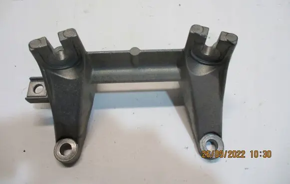 BMW Z4 g29 Engine mounting bracket 6877099