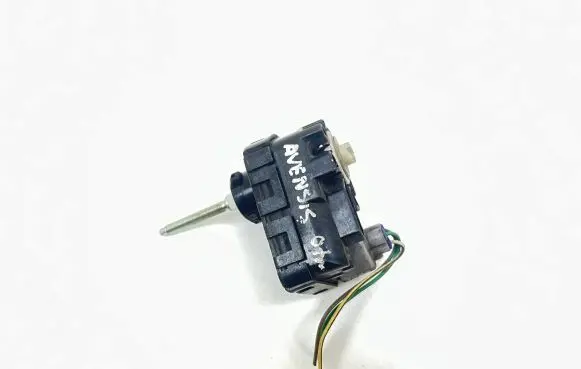 Toyota Avensis T250 Headlight level adjustment motor PBTGF30S2