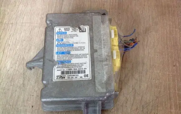Honda CR-V Airbag control unit/module 77960SKNE014M1