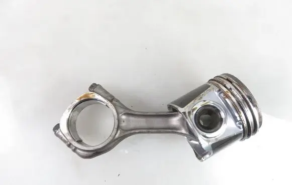 Iveco Daily 6th gen Piston with connecting rod 