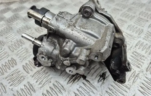 Renault Captur Fuel injection high pressure pump 0445010704 167007358R H8201434847