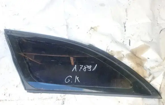 Nissan Primera Rear side window