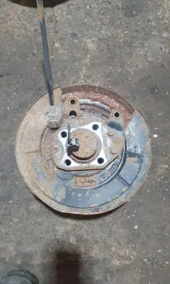 Toyota Corolla Verso AR10 Rear wheel hub