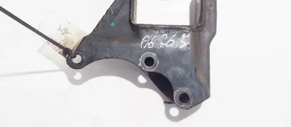 Skoda Fabia Mk1 (6Y) Engine mounting bracket 6q0199111r
