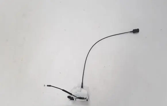 Renault Twingo II Front door lock 8200384971