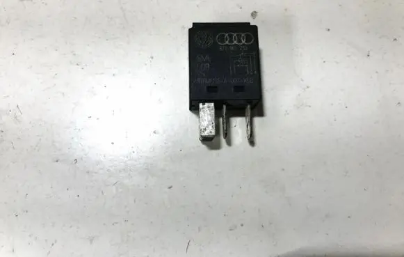 Audi A4 S4 B6 8E 8H Other relay 8z0951253