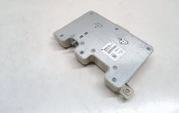 BMW 6 F12 F13 Aerial antenna amplifier 6957347