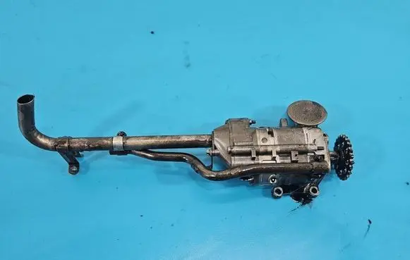 Mercedes-Benz E W211 Oil pump R1371810201 IMPRK1532511
