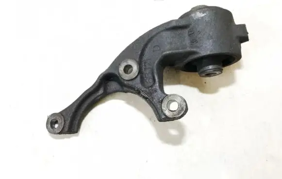Suzuki Grand Vitara II Engine mount bracket