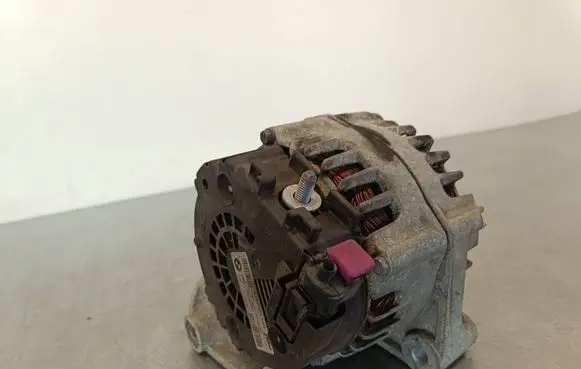 BMW 5 F10 F11 Generator/alternator 8507624 FG18S052 413038422