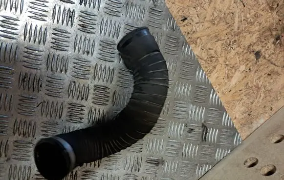 Mercedes-Benz SLK R170 Turbo air intake inlet pipe/hose A1705230182