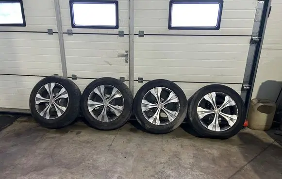 Honda CR-V R18 alloy rim 