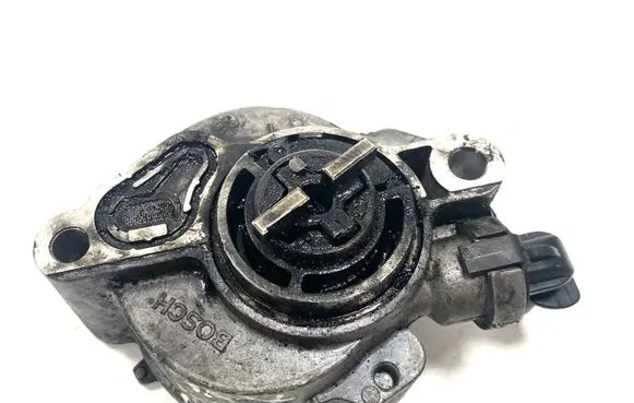 Ford Focus C-MAX Vacuum pump D1562B D1562B27060