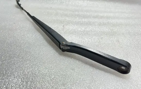 Volkswagen PASSAT B6 Front wiper blade arm 3C1955409C