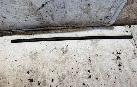 Volkswagen Sharan Tailgate/trunk upper cover trim