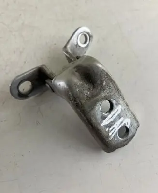 Hyundai Santa Fe Front door lower hinge 