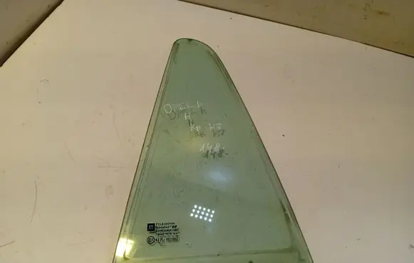 Opel Astra H Rear vent window glass 43R001582 E000199