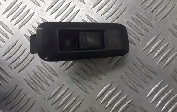 Nissan Primera Quarter vent window switch 80960BA000