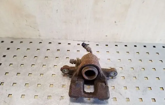 Honda CR-V Rear brake caliper