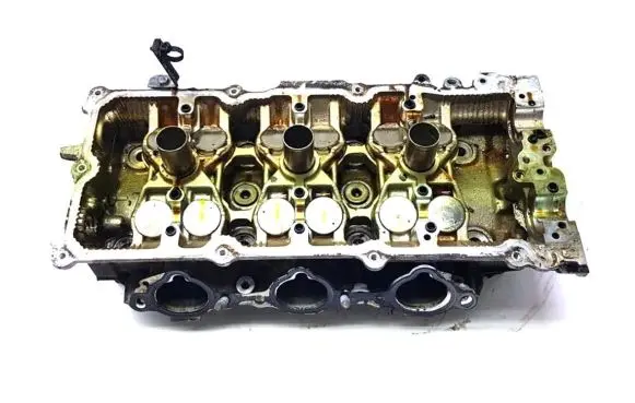 Nissan Maxima A34 Engine head 