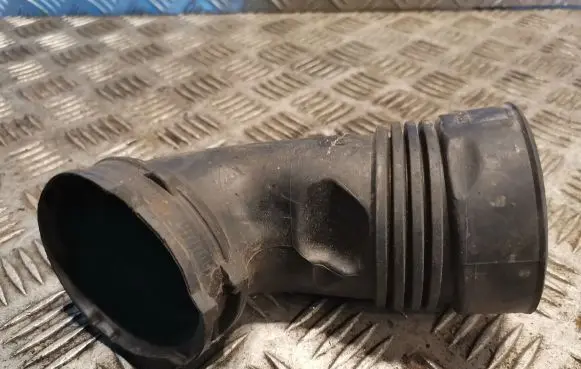 Mini One - Cooper Coupe R56 Air intake duct part 7563812
