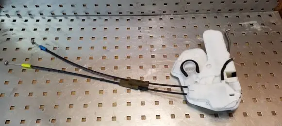 Mitsubishi ASX Front door lock