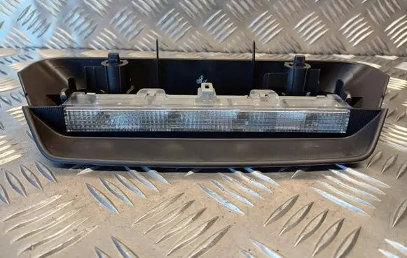 Toyota Yaris Third/center stoplight 28816698 11959