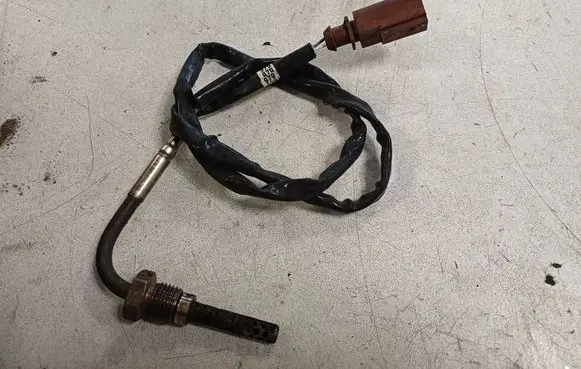 Volkswagen Golf VII Exhaust gas temperature sensor 03L906088AJ