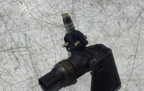 Mercedes-Benz Sprinter W906 Fuel pressure sensor A0041531428 09359509