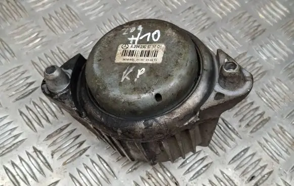 Mercedes-Benz C W204 Engine mount bracket A2042404717