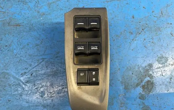 Honda Accord Electric window control switch 35750TL2A11M1