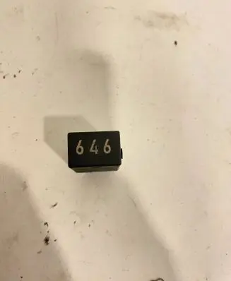 Volkswagen PASSAT B7 Other relay 4H0951253C 646