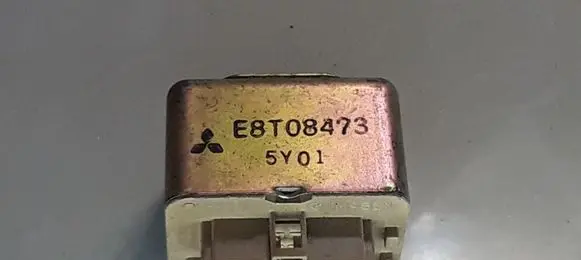 Mitsubishi Carisma Other relay E8T08473