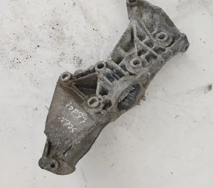 Renault Megane II Generator/alternator bracket 8200327134