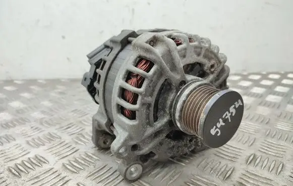 Volkswagen Golf VII Generator/alternator 03L903023
